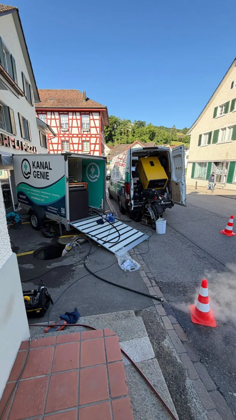 Rohr- und Kanalreinigung im Dorfzentrum